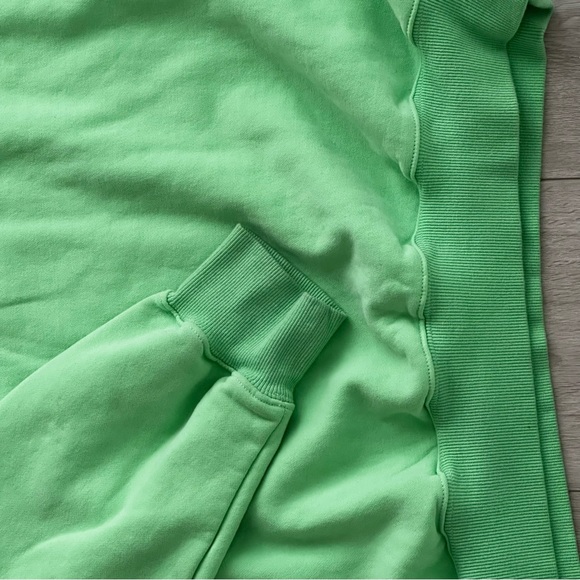 Green Welldone Crewneck Korea - Picture 3 of 11